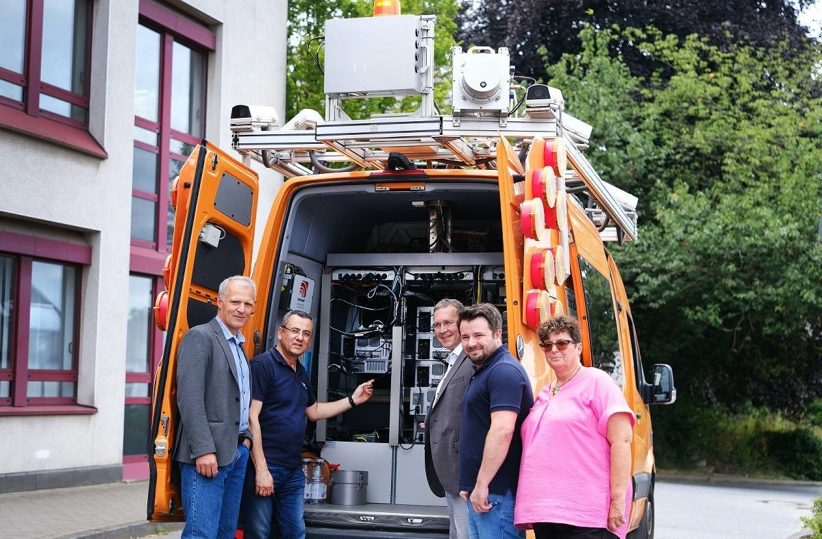 Stefan Holl, Technischer Dezernent Stadt Wülfrath, Rainer Ritsche, Bürgermeister Stadt Wülfrath, Firma Rashid Sirwan Fa. LEHMANN + PARTNER GmbH , Bettina Strerath, Kämmerei Stadt Wülfrath, Julian Poltermann, Tiefbauamt Stadt Wülfrath